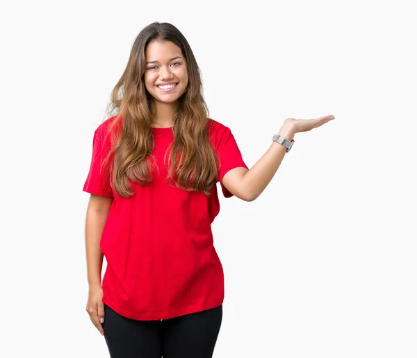 Młoda Piękna Brunetka Kobieta Noszenie Shirt Czerwony Białym Tle Tło — Zdjęcie stockowe