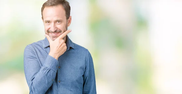 Bonito Homem Meia Idade Elegante Sênior Sobre Fundo Isolado Olhando — Fotografia de Stock