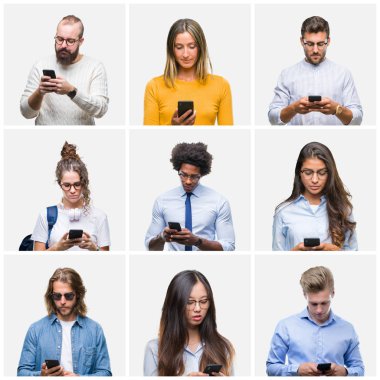 Bir grup genç insan acımak yüz ciddi düşünüyorum üstünde kendine güvenen bir ifade ile izole arka plan üzerinde smartphone kullanarak kolaj