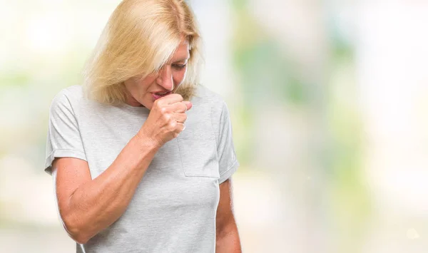 Donna Bionda Mezza Età Sfondo Isolato Sensazione Malessere Tosse Come — Foto Stock