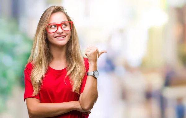 Jovem Bela Mulher Loira Vestindo Óculos Sobre Fundo Isolado Sorrindo — Fotografia de Stock