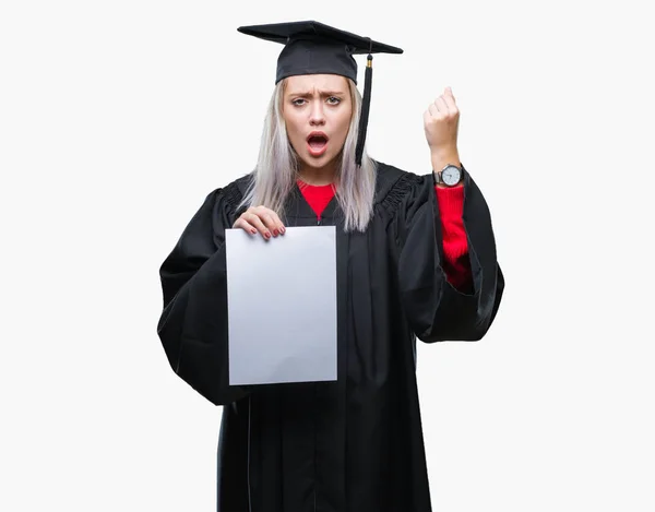 Jeune Femme Blonde Portant Uniforme Diplômé Détenant Diplôme Sur Fond — Photo