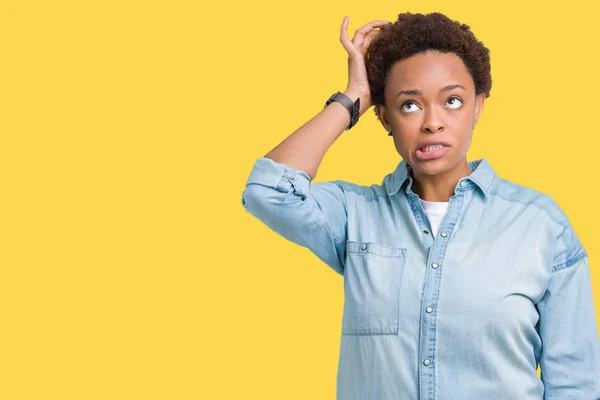 Jovem Bela Mulher Afro Americana Sobre Fundo Isolado Confundir Perguntar — Fotografia de Stock