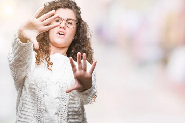 Schöne Brünette Lockige Haare Junges Mädchen Trägt Winterpullover Über Isoliertem — Stockfoto