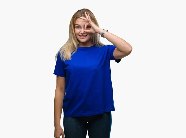 Young Caucasian Woman Isolated Background Doing Gesture Hand Smiling Eye — Stock Photo, Image