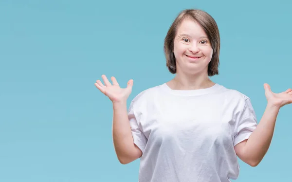Mladé Dospělé Ženy Downovým Syndromem Izolované Pozadí Slaví Mad Crazy — Stock fotografie