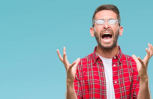 Jovem Homem Bonito Sobre Fundo Isolado Louco Louco Gritando Gritando — Fotografia de Stock