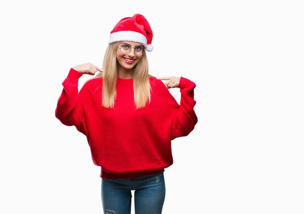 Jovem Mulher Loira Bonita Usando Chapéu Natal Sobre Fundo Isolado — Fotografia de Stock