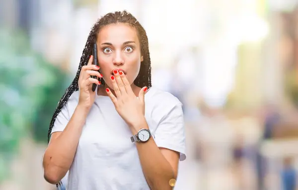 Jovem Trançado Cabelo Afro Americano Menina Mostrando Chamando Usando Smartphone — Fotografia de Stock