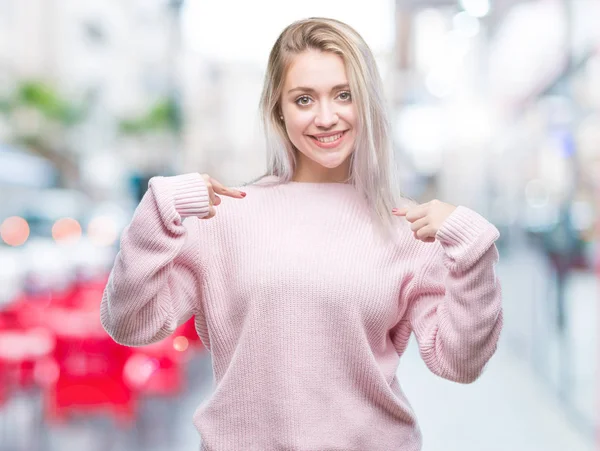 Mladá Blond Žena Nosí Zimní Svetr Izolované Pozadí Sebevědomým Úsměvem — Stock fotografie