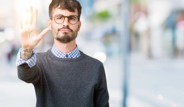 Junger Hübscher Smarter Mann Mit Brille Über Isoliertem Hintergrund Der — Stockfoto