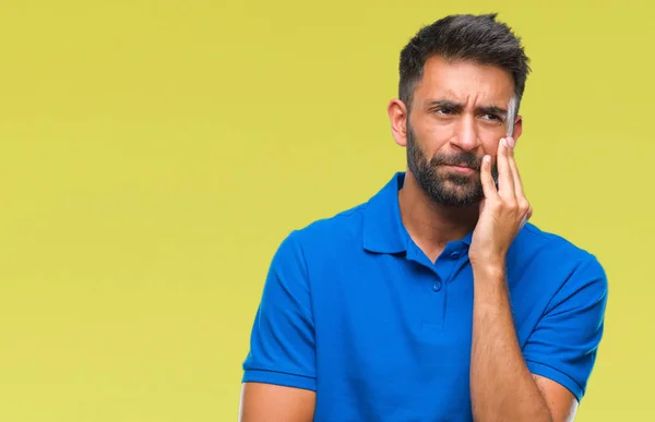 Hombre Hispano Adulto Sobre Fondo Aislado Pensando Que Parece Cansado —  Fotos de Stock