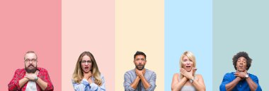 Genç insanlar izole renkli çizgiler üzerinde arka plan bağırarak ve çünkü boğmak farklı etnik kolaj acı kendi ellerimle öldürürüm. Sağlık sorunu. Yaralarından ve intihar kavramı.