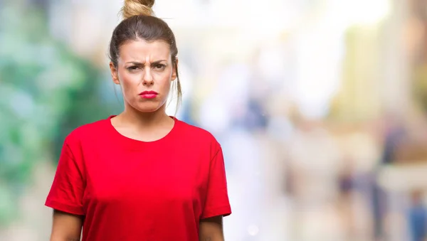 Ung Vacker Kvinna Över Isolerade Bakgrund Skeptiker Och Nervös Rynkar — Stockfoto