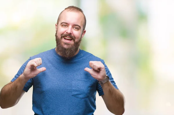 Joven Hombre Hipster Caucásico Sobre Fondo Aislado Mirando Confiado Con —  Fotos de Stock