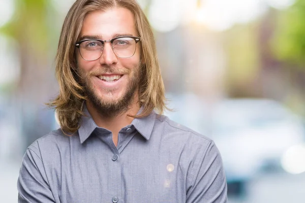 Junger Gutaussehender Geschäftsmann Mit Langen Haaren Vor Isoliertem Hintergrund Fröhlichem — Stockfoto
