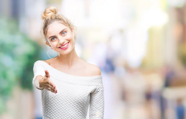 Joven Hermosa Rubia Ojos Azules Mujer Sobre Fondo Aislado Sonriendo — Foto de Stock