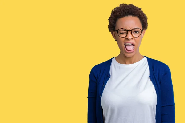 Giovane Bella Donna Afro Americana Con Gli Occhiali Sopra Sfondo — Foto Stock