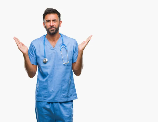 Adulto Hispânico Médico Cirurgião Homem Sobre Fundo Isolado Sem Pista — Fotografia de Stock