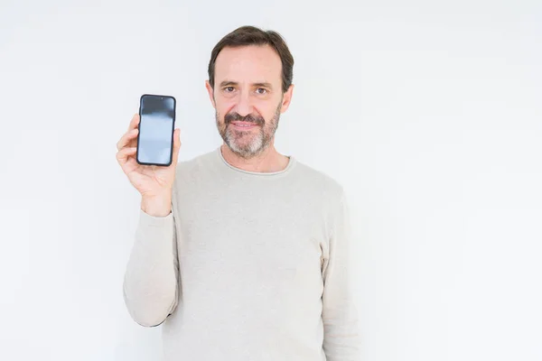 Uomo Anziano Che Mostra Schermo Dello Smartphone Sfondo Isolato Con — Foto Stock