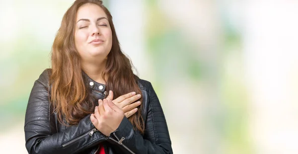 Hermosa Mujer Joven Tamaño Grande Con Una Chaqueta Cuero Moda — Foto de Stock