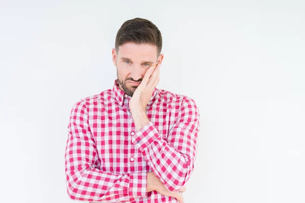 Jovem Homem Bonito Vestindo Camisa Sobre Fundo Isolado Pensando Que — Fotografia de Stock