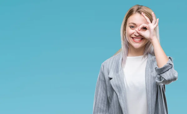 Jonge Blonde Zakenvrouw Jas Dragen Geïsoleerde Achtergrond Doen Gebaar Met — Stockfoto