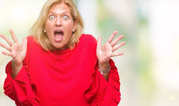 Blonde Frau Mittleren Alters Mit Isoliertem Hintergrund Feiert Verrückt Und — Stockfoto