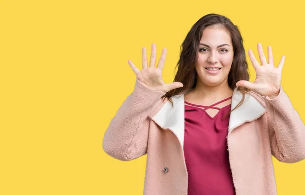 Mooie Grootte Jonge Vrouw Dragen Winterjas Geïsoleerde Achtergrond Tonen Omhoog — Stockfoto