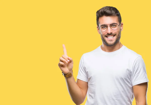 Joven Hombre Guapo Con Gafas Sobre Fondo Aislado Con Una — Foto de Stock