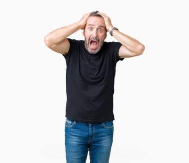 Kafasına, korkmuş ve şaşırmış şok açık ağız ile yakışıklı orta ağarmış komuta sizde üzerinde arka plan deli izole ve ile korkuttu yaş eller