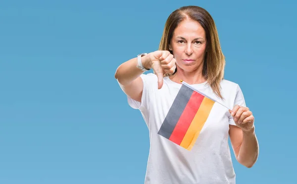 Mujer Hispana Mediana Edad Sosteniendo Bandera Alemania Sobre Fondo Aislado —  Fotos de Stock