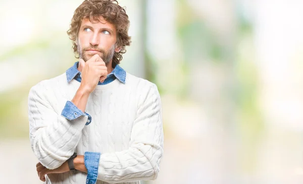 Modelo Hombre Hispano Guapo Usando Suéter Invierno Sobre Fondo Aislado — Foto de Stock