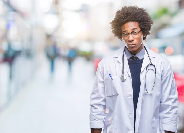 Afro Amerikai Orvos Férfi Szkeptikus Elszigetelt Háttér Ideges Rosszalló Ideges — Stock Fotó