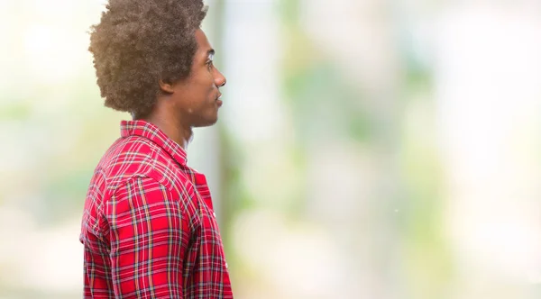 Afro Américain Homme Sur Fond Isolé Regardant Côté Pose Profil — Photo