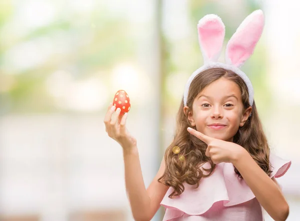 Brunette Spaanse Meisje Dragen Van Pasen Konijn Oren Erg Blij — Stockfoto