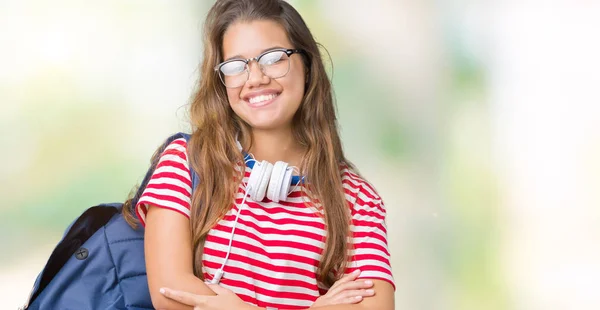 Jovem Bela Estudante Morena Usando Fones Ouvido Mochila Sobre Fundo — Fotografia de Stock