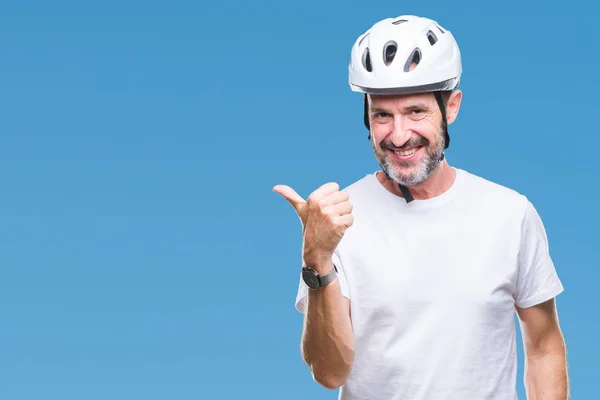 Hombre Ciclista Mediana Edad Con Casco Seguridad Bicicleta Fondo Aislado —  Fotos de Stock