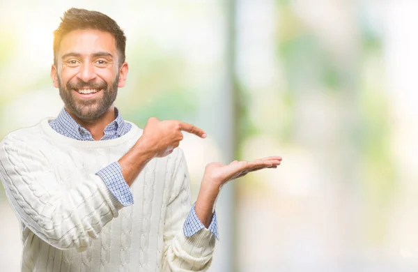 Uomo Ispanico Adulto Che Indossa Maglione Invernale Sfondo Isolato Stupito — Foto Stock