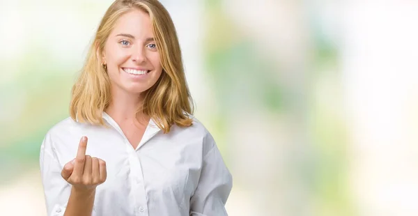 Mooie Jonge Zakenvrouw Geïsoleerde Achtergrond Beckoning Kom Hier Gebaar Met — Stockfoto