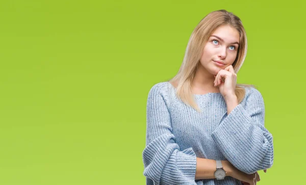 Mujer Caucásica Joven Con Suéter Invierno Sobre Fondo Aislado Con —  Fotos de Stock