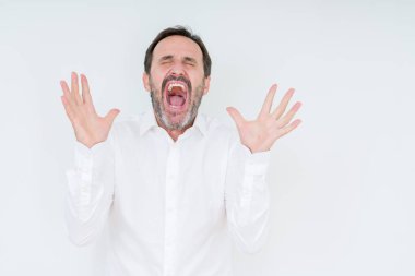 Kızgın ve silah ile başarı için deli kutluyor izole arka plan üzerinde zarif komuta sizde kaldırdı ve heyecanlı çığlık gözler kapalı. Kazanan kavramı