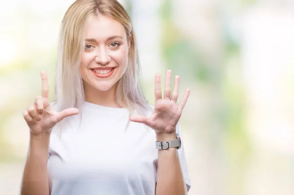 Mladá Blond Žena Izolované Pozadí Zobrazení Ukázal Prsty Číslo Sedm — Stock fotografie