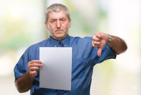 Bello Uomo Anziano Possesso Foglio Bianco Sfondo Isolato Con Faccia — Foto Stock