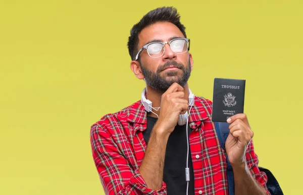 Dospělé Hispánský Studentů Muž Který Držel Pas Ameriky Samostatný Pozadí — Stock fotografie