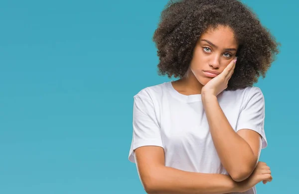 Mujer Afroamericana Joven Sobre Fondo Aislado Pensando Que Parece Cansado — Foto de Stock