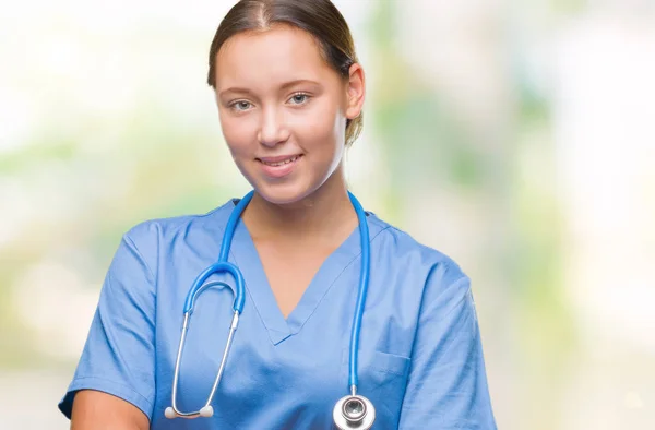 Giovane Donna Medico Caucasico Indossa Uniforme Medica Sfondo Isolato Volto — Foto Stock