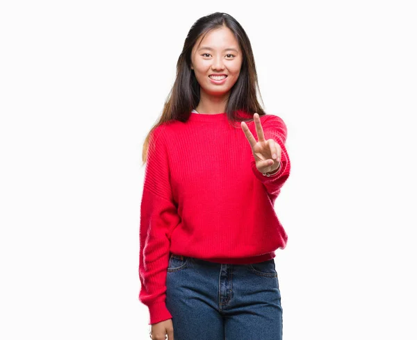 Jovem Mulher Asiática Vestindo Camisola Inverno Sobre Fundo Isolado Sorrindo — Fotografia de Stock