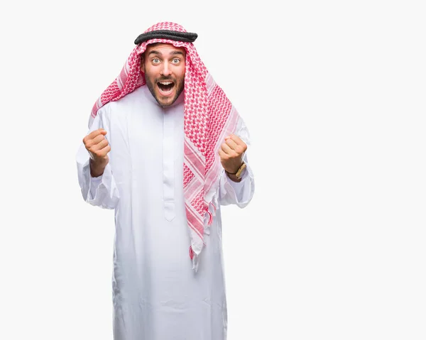 Giovane Bell Uomo Che Indossa Keffiyeh Sfondo Isolato Celebrando Sorpreso — Foto Stock