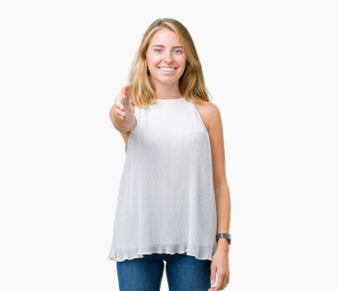 Güzel genç zarif kadın dostu sunan el sıkışma tebrik ve davet edici olarak gülümseyen izole arka plan yüzünden. Başarılı iş.